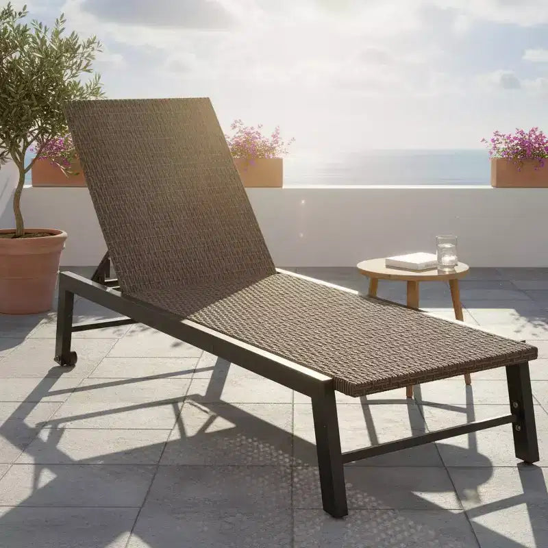 Chaise longue inclinable en osier avec roues