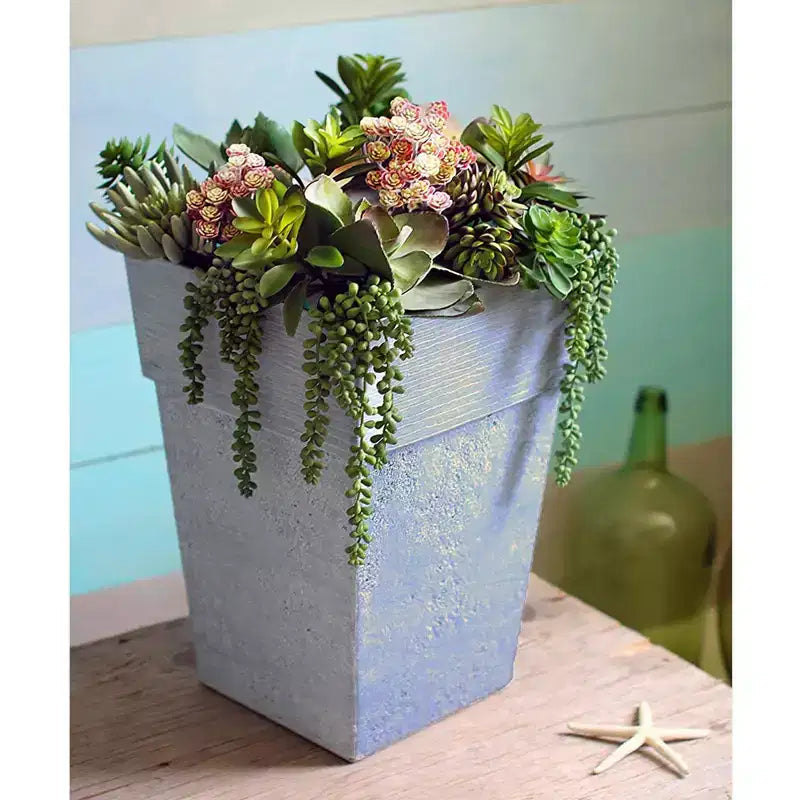 Pot de fleurs carré en résine